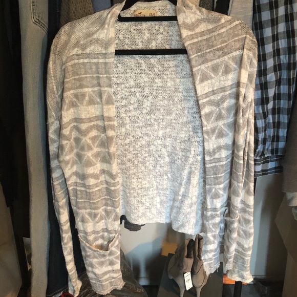 Grey and white printed knit cardigan - great cond - Picture 1 of 3